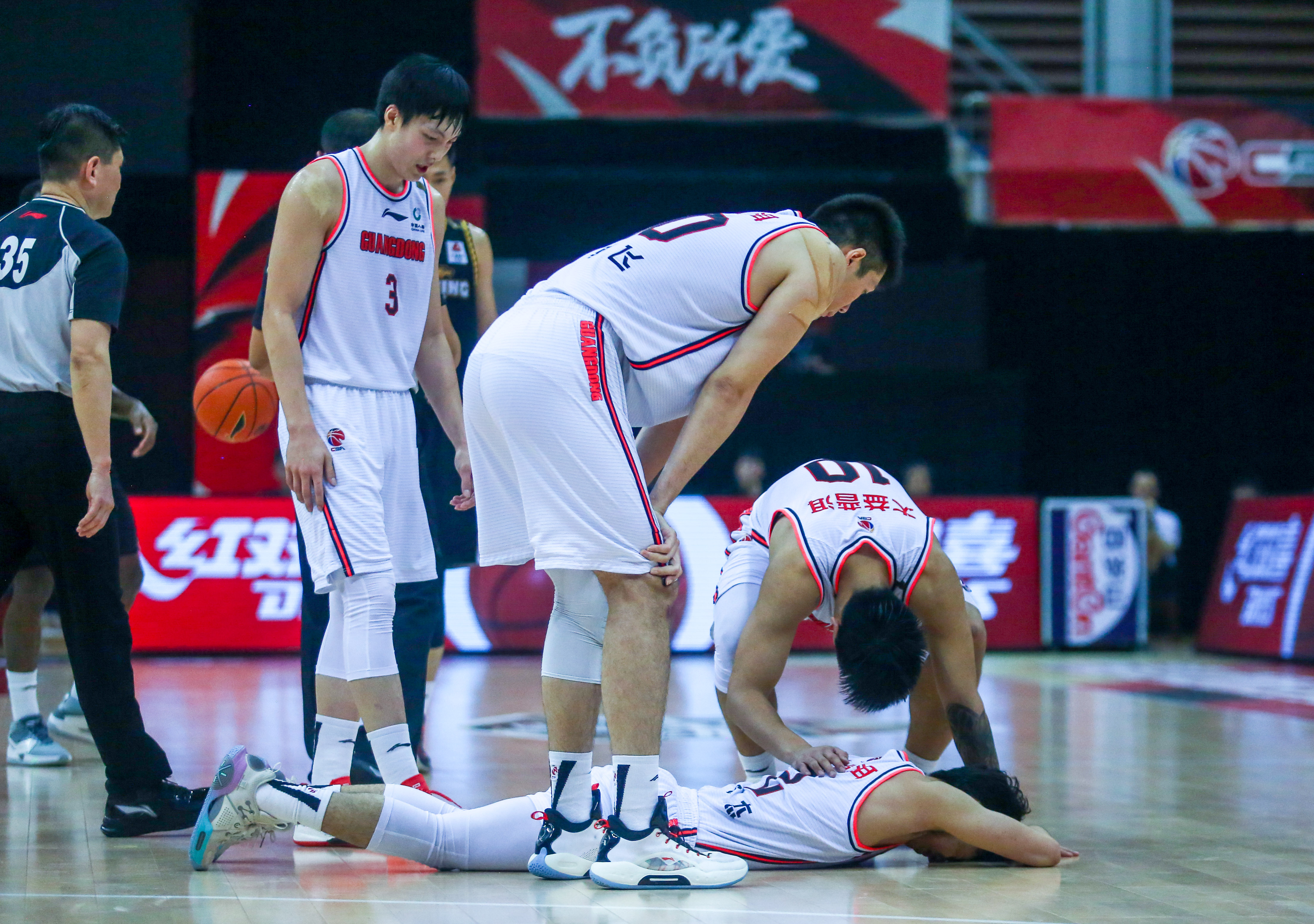 这也行?Ning连续七场比赛得分超过突破纪录广州队关键时刻绝杀压哨,关键时刻临场应变引欢呼 这也行?Ning连续七场比赛得分超过突破纪录广州队关键时刻绝杀压哨,关键时刻临场应变引欢呼