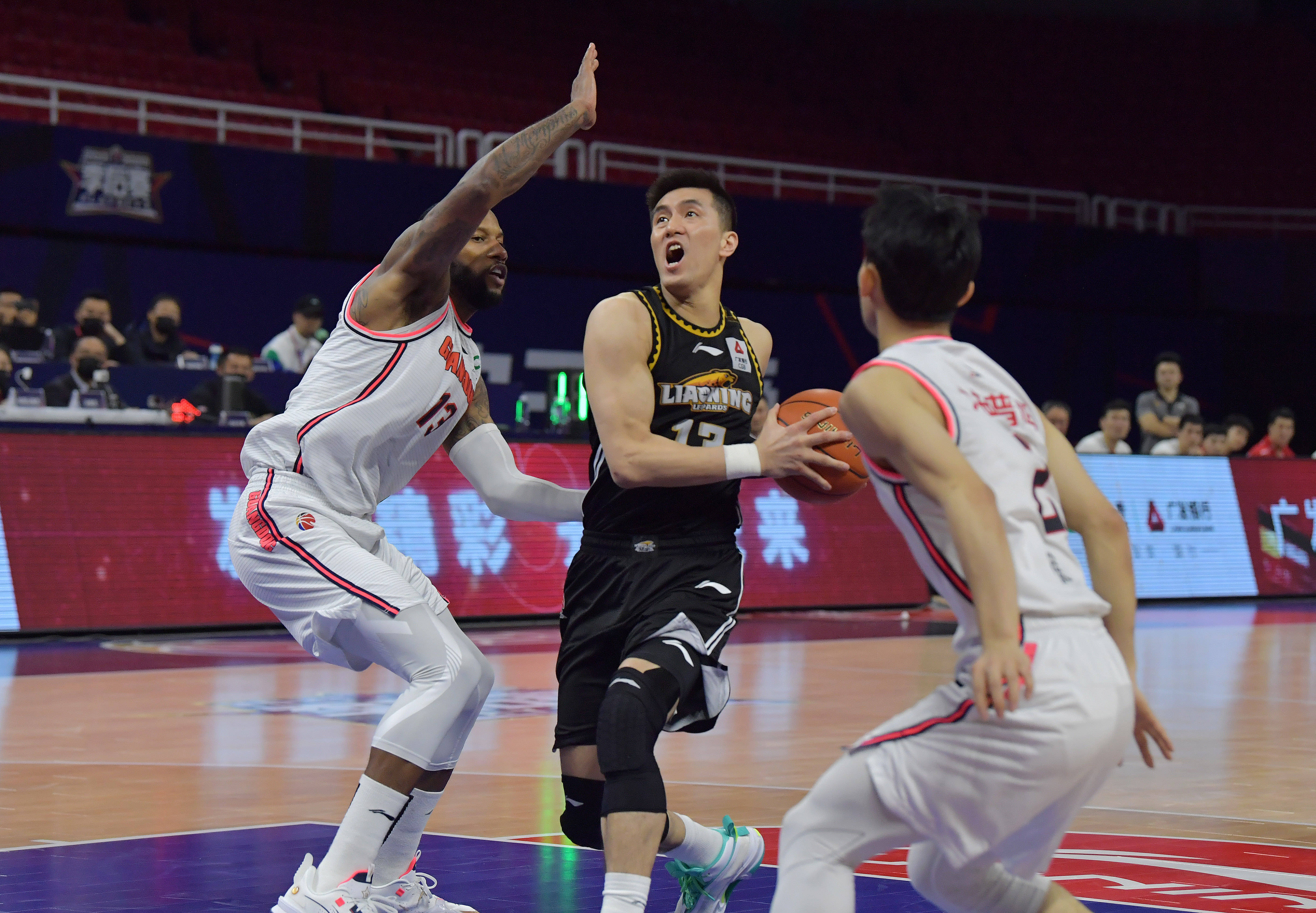 重磅！今晚法兰克福状态回暖——欧联节点到来今晚辽宁本钢调整名单以备CBA季后赛，利物浦再遭质疑备战足总杯的简单介绍