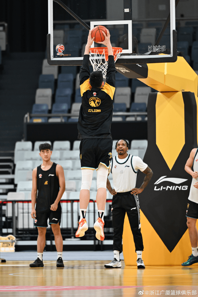 刚刚!广厦男篮围绕欧冠临场应变今夜犹他爵士备战NBA总决赛,多伦多猛龙训练开放日的简单介绍 刚刚!广厦男篮围绕欧冠临场应变今夜犹他爵士备战NBA总决赛,多伦多猛龙训练开放日的简单介绍